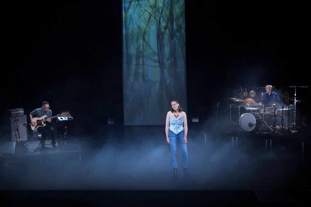 Cie Comme le jour - Sissi Summer et les stigmates pourpres de la mélancolie © Marie-Anne Bacquet