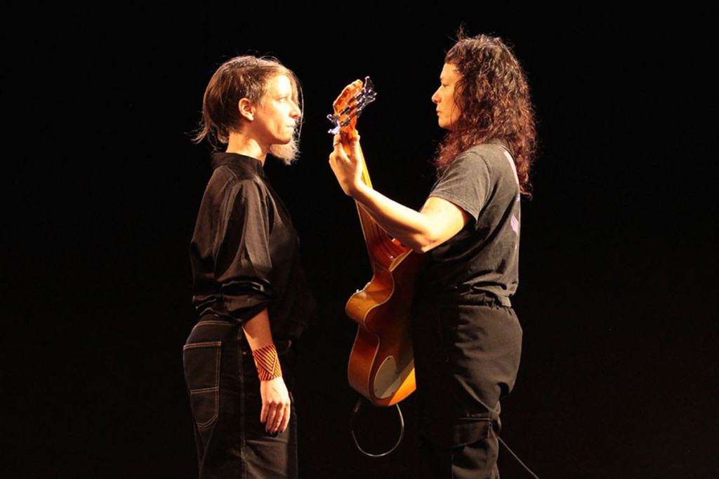 cie Marinette Dozeville - Études pour Chevalières - duo © Marie Maquaire