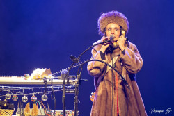 Spectacle Justine chante Noël À DONF (et à paillettes)