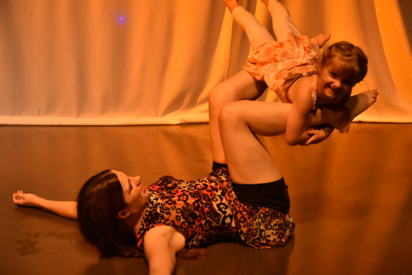 spectacle de danse contemporaine L'enfant