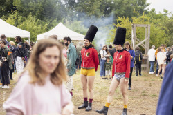 "La Nuit des", comédie clownesque, absurde et révoltée, dans l'univers des tragédies de Shakespeare (Festival des Murs à Pêches)