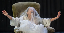 Anne-Charlotte Chasset dans BLANCHES de F. Melquiot